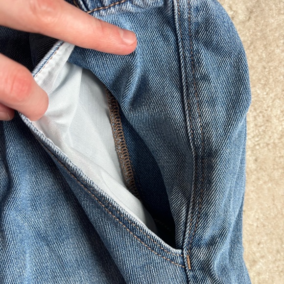 American Eagle Baggy Mom Jean - Picture 8 of 8